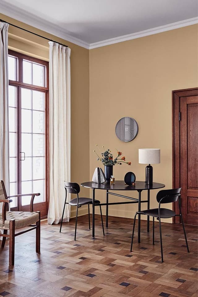 Image of REFINED YELLOW