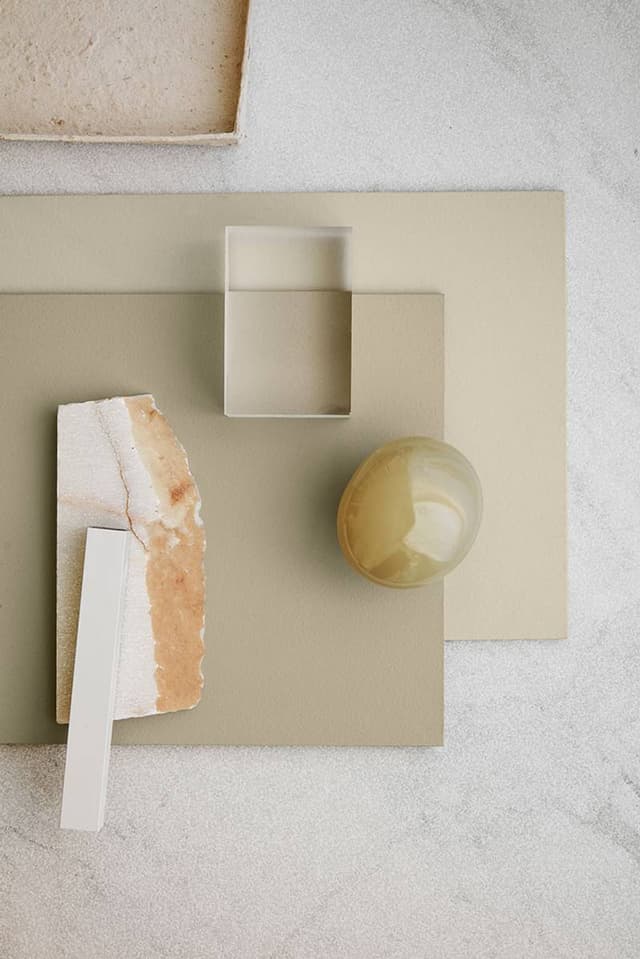 Image of GRAND SHADOW