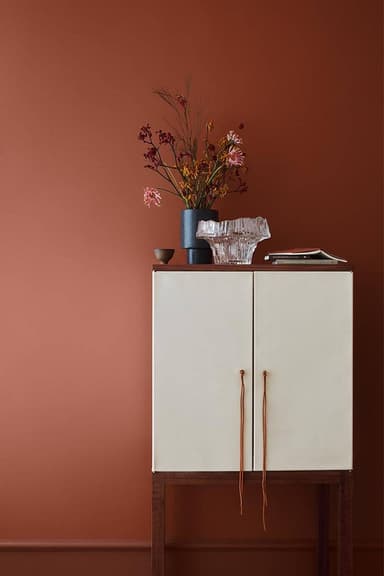 LIVELY RED thumbnail 1