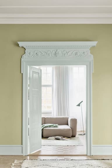 CLASSIC WHITE thumbnail 3